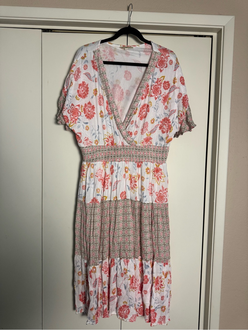 Women’s Floral Tiered Midi Dress in Coral and White